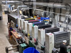 Manroland R 706 3B LV 6 colours offset press with varnishing - Image 14
